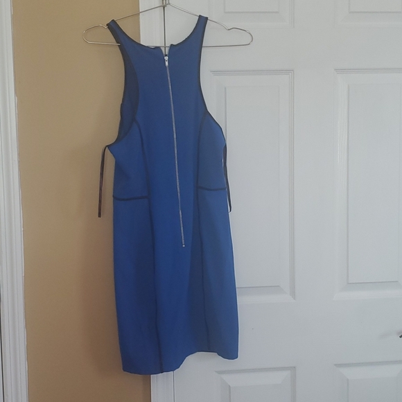 Dress - Picture 2 of 7